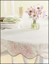 Scalloped Table Topper