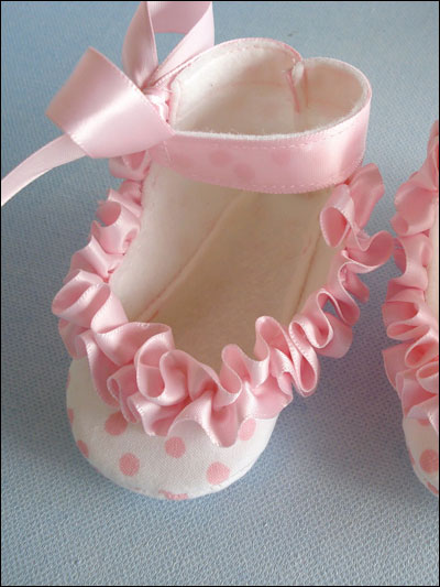 Baby Shoes With Ruffled Ribbon