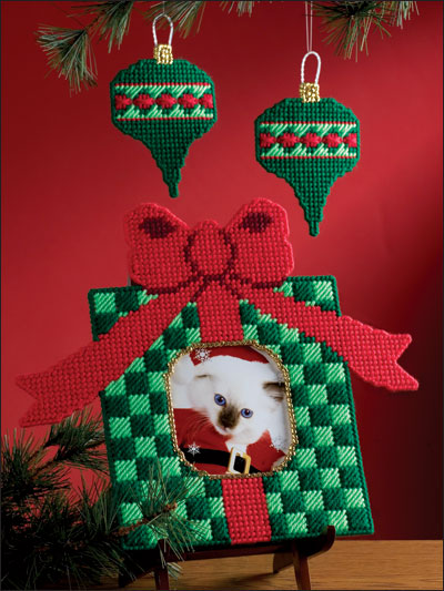Holiday Frame & Ornament Set
