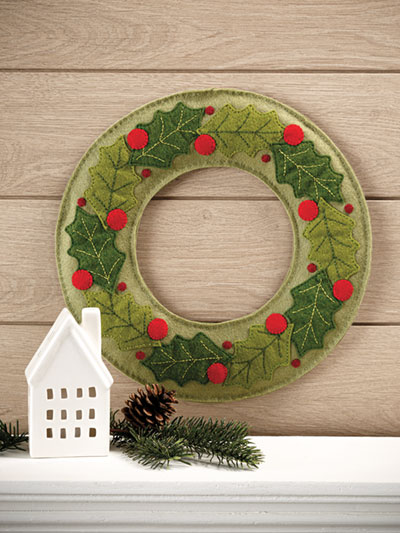 Appliqued Felt Holly Wreath Quilt Pattern