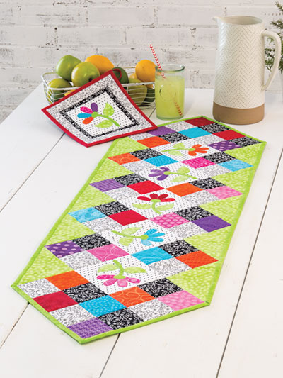EXCLUSIVELY ANNIE'S QUILT DESIGNS: Flower Patch Table Runner Pattern
