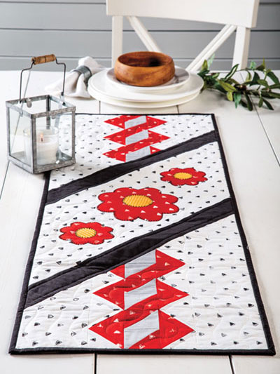 Three Red Flowers Table Runner Pattern