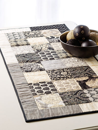 EXCLUSIVELY ANNIE'S QUILT DESIGNS: Quick Chic Table Runner Quilt Pattern